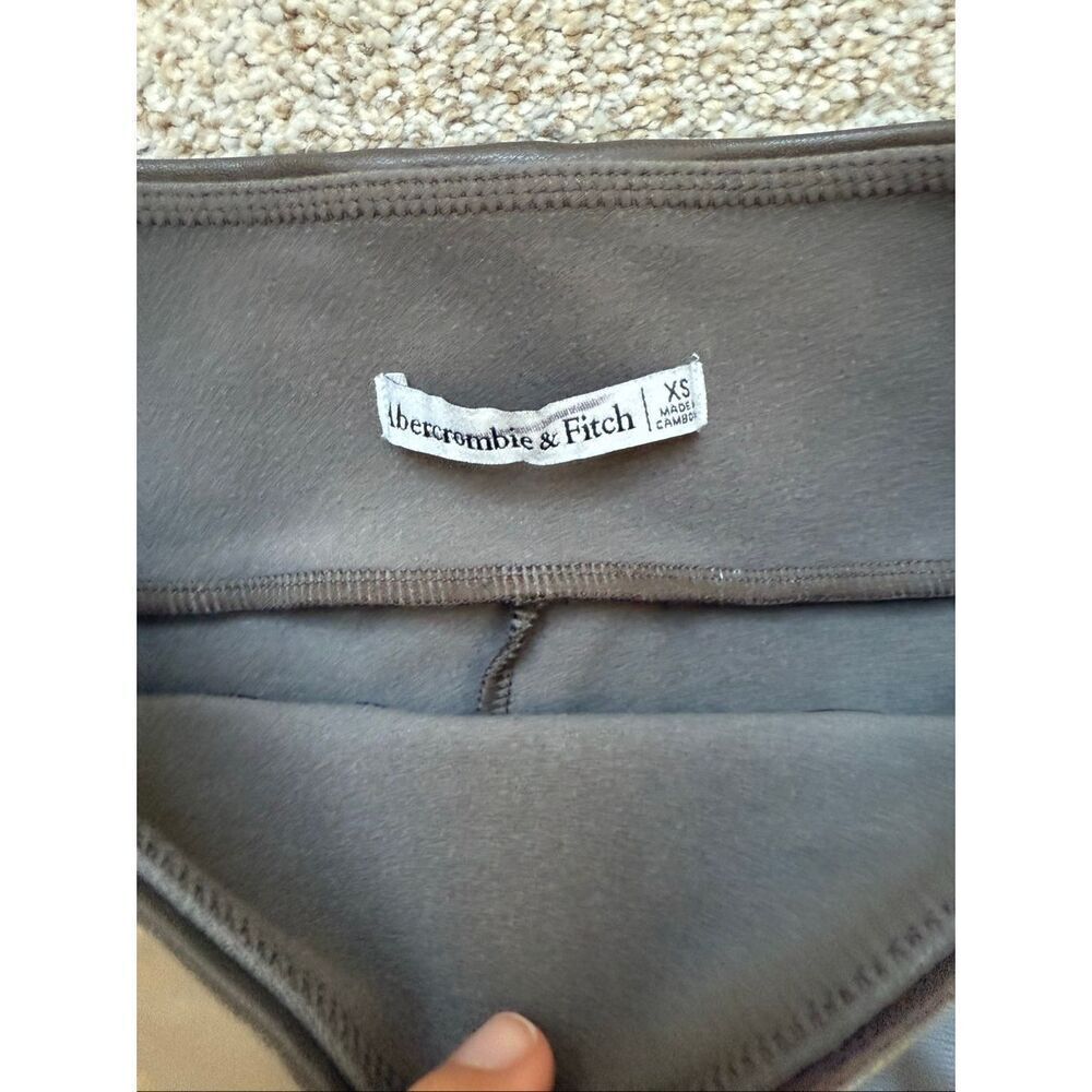 Abercrombie & Fitch Vegan Leather Leggings - Picture 3 of 3